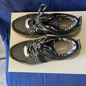 Mèlinè DLuxe Black and Green Sneakers